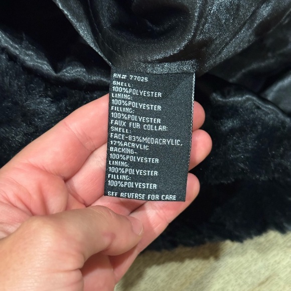 *Rare* Adrienne Landau Dreamworks Trolls Limited Edition Premium Faux Fur Coat - Picture 7 of 9